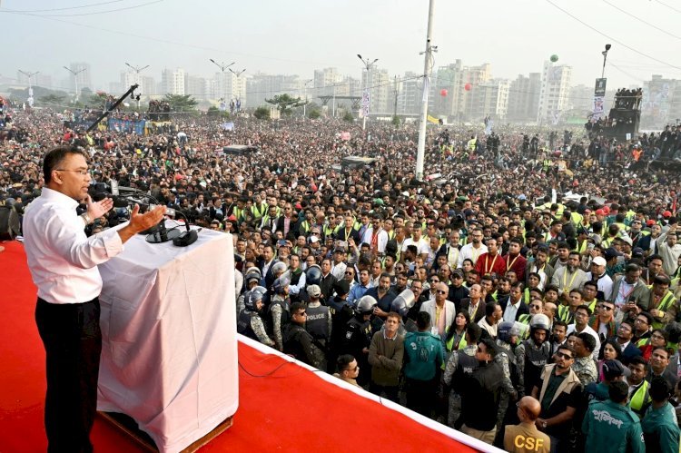 দেড় যুগ পর স্বদেশ মাটির ঘ্রাণ নিলেন তারেক রহমান