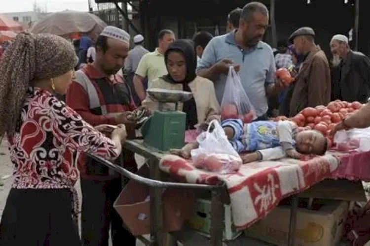 গ্রেট ওয়ালের ওপারে নীরব হত্যাযজ্ঞ: উইঘুর মুসলমানদের অস্তিত্ব সংকট