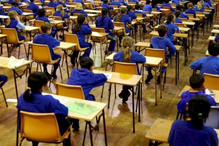 ইংল্যান্ডে শিক্ষাগত বৈষম্য কমাতে নতুন পরিকল্পনা করছে সরকার