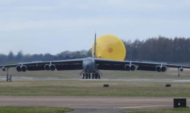 ব্রিটেনে B-1 ও B-2 বোমারু বিমান পৌঁছেছে, ট্রাম্পের ‘দ্রুত ও বড় আঘাতের’  হুঁশিয়ারি