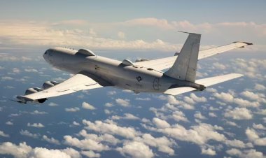 যুক্তরাষ্ট্র ইরানে মোতায়েন করল ‘ডুমসডে’ নিউক্লিয়ার কমান্ড বিমান, তৃতীয় বিশ্বযুদ্ধের আশঙ্কা বাড়ছে