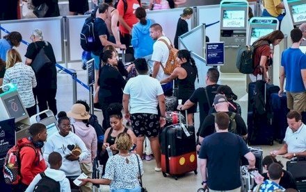 উপসাগরে যুদ্ধের উত্তেজনা: এক লক্ষের বেশি ব্রিটিশ নাগরিক আটকা