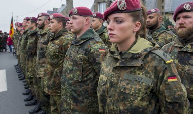 জার্মান পুরুষদের দেশ ছাড়তে সেনাবাহিনীর অনুমতি নিতে হবে