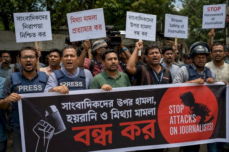 বাংলাদেশে সাংবাদিকদের ওপর নির্যাতন, মিথ্যা মামলা অব্যাহত; প্রেস ফ্রিডম সূচকে আবারও অবনতি