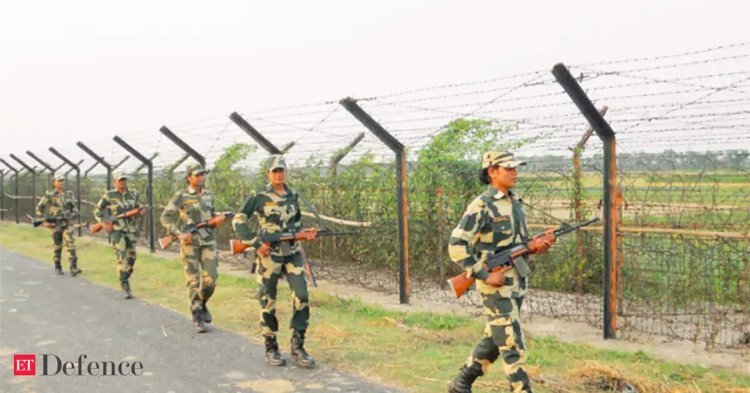 বাংলাদেশ সীমান্তে দেড় মাসের মধ্যে কাঁটাতারের বেড়া দেবার পরিকল্পনা করছে বিজেপি সরকার
