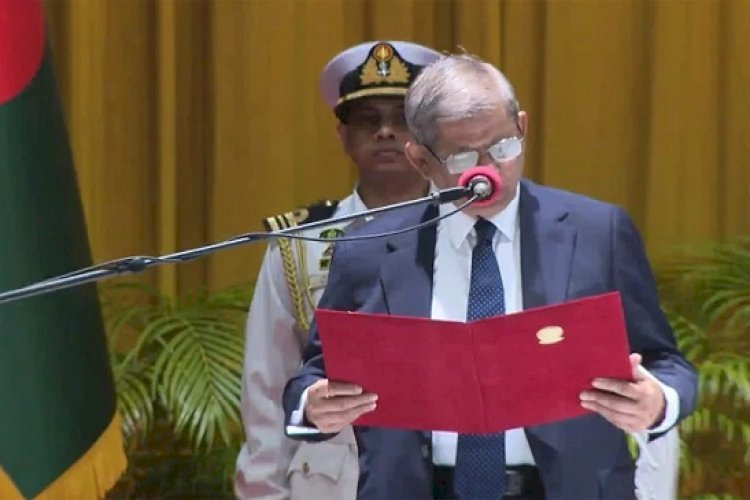রাষ্ট্রপতি মির্জা ফখরুলের শপথ, একই সন্ধ্যায় মন্ত্রিসভায় বড় রদবদল
