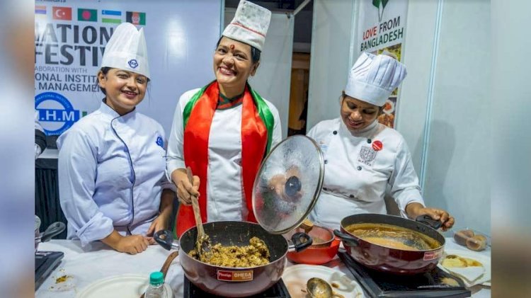 ব্রিটেনের বাংলাদেশি রন্ধনশিল্পে নারীদের নতুন উত্থান, শেফ অব দ্য ইয়ার প্রতিযোগিতায় ১১ নারী