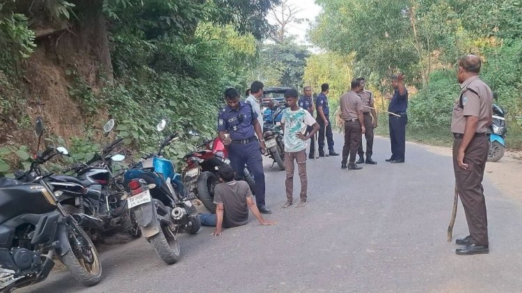 কক্সবাজারের ঢালাও এলাকায় ঢালাওভাবে দিনদুপুরে ৫০–৬০ গাড়িতে গণ ডাকাতি, আটক ২